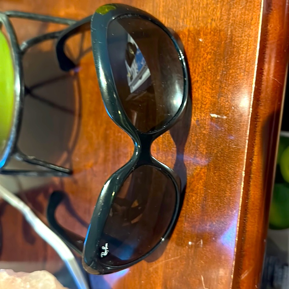 Authentic Used Black Ray-Ban Jackie Ohh II sunglasses